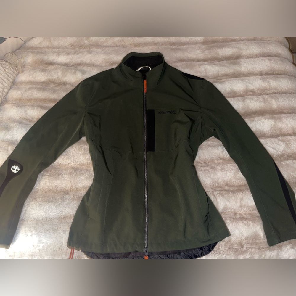 Women’s size L Timberland Jacket in Rich Hunter Green Color.